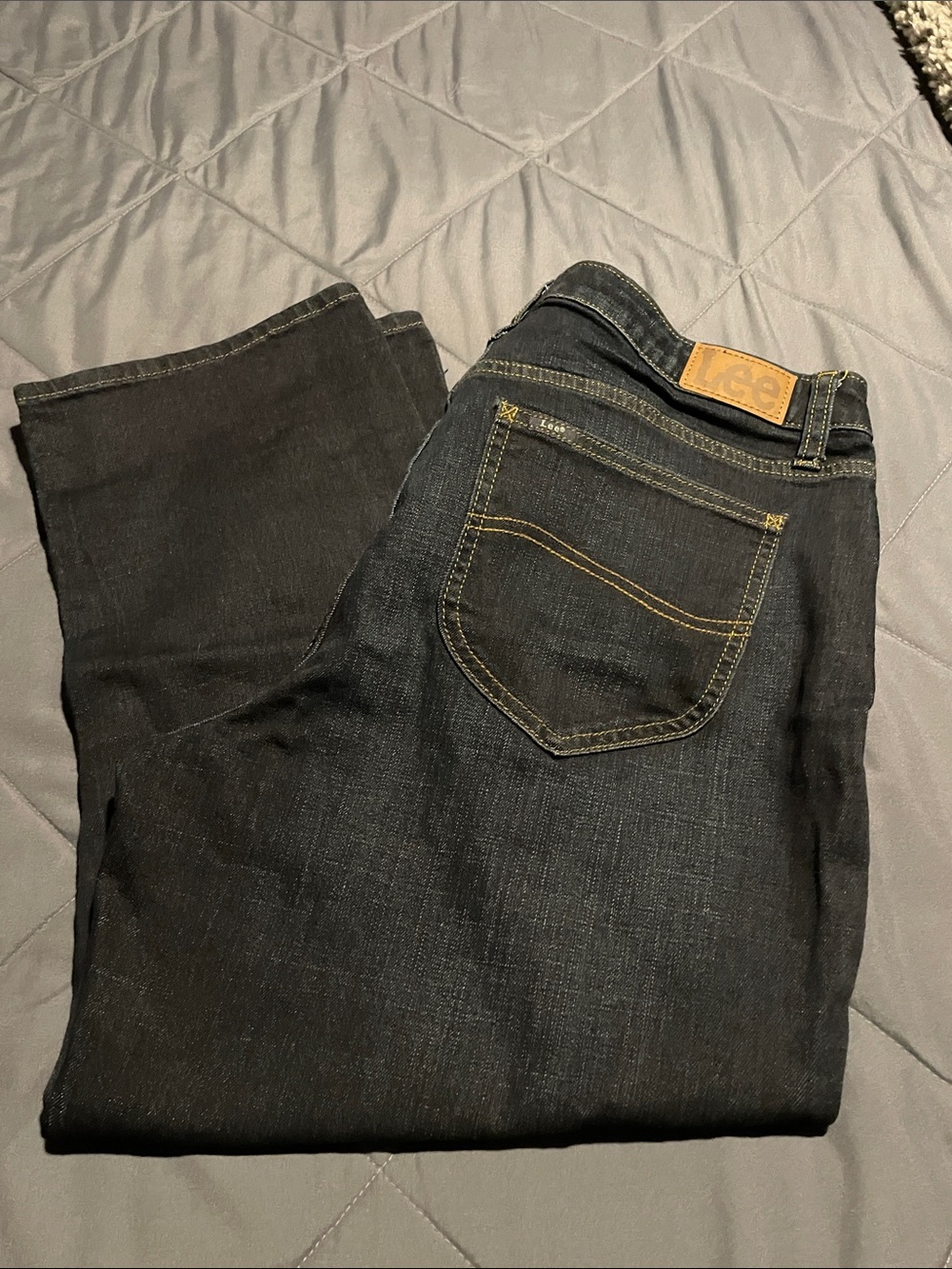 Lee Women’s regular fit, Capri midrise Jeans with Contrast Stitching